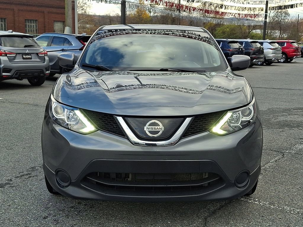 Used 2019 Nissan Rogue Sport S w/ Appearance Package AWD/4WD image 2