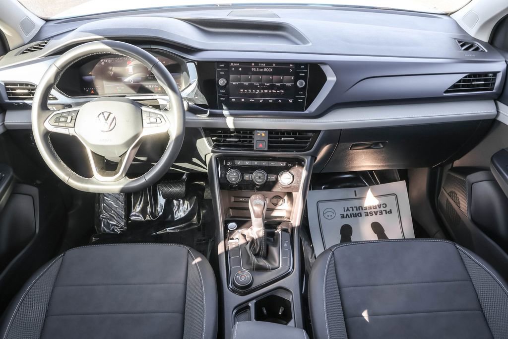 Used 2024 Volkswagen Taos SE image 29