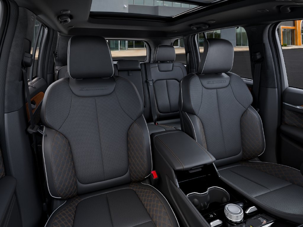 New 2027 Jeep Grand Cherokee Summit w/ Adv Protech Group IV AWD/4WD image 16