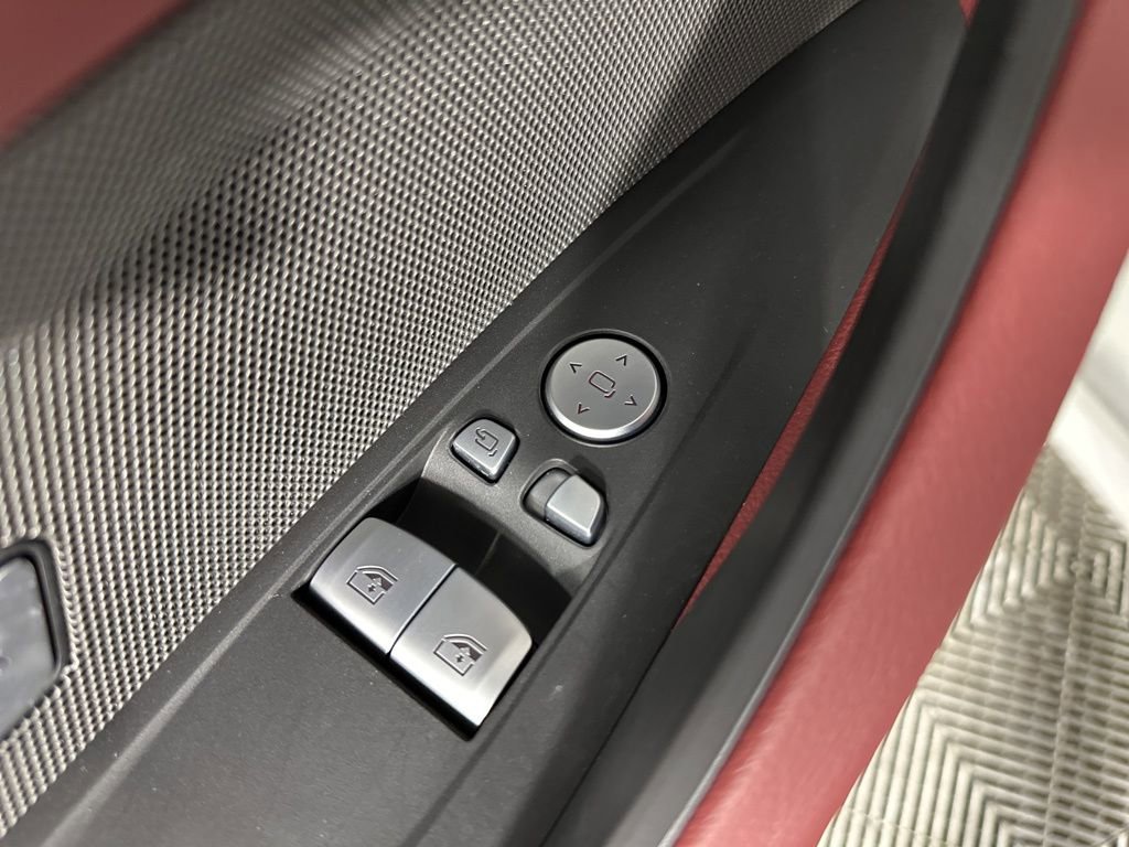 Used 2025 BMW 440i xDrive Coupe w/ Premium Package image 7