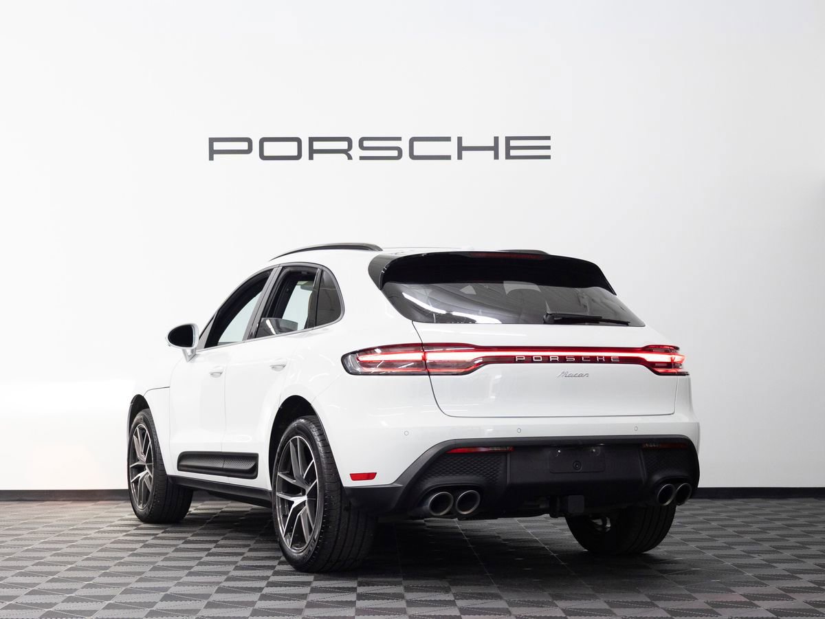 Certified 2025 Porsche Macan image 3
