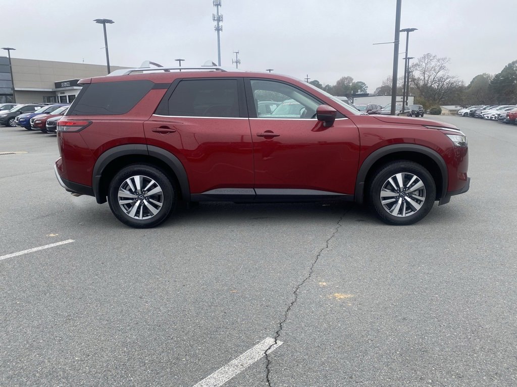 Used 2024 Nissan Pathfinder SL image 9