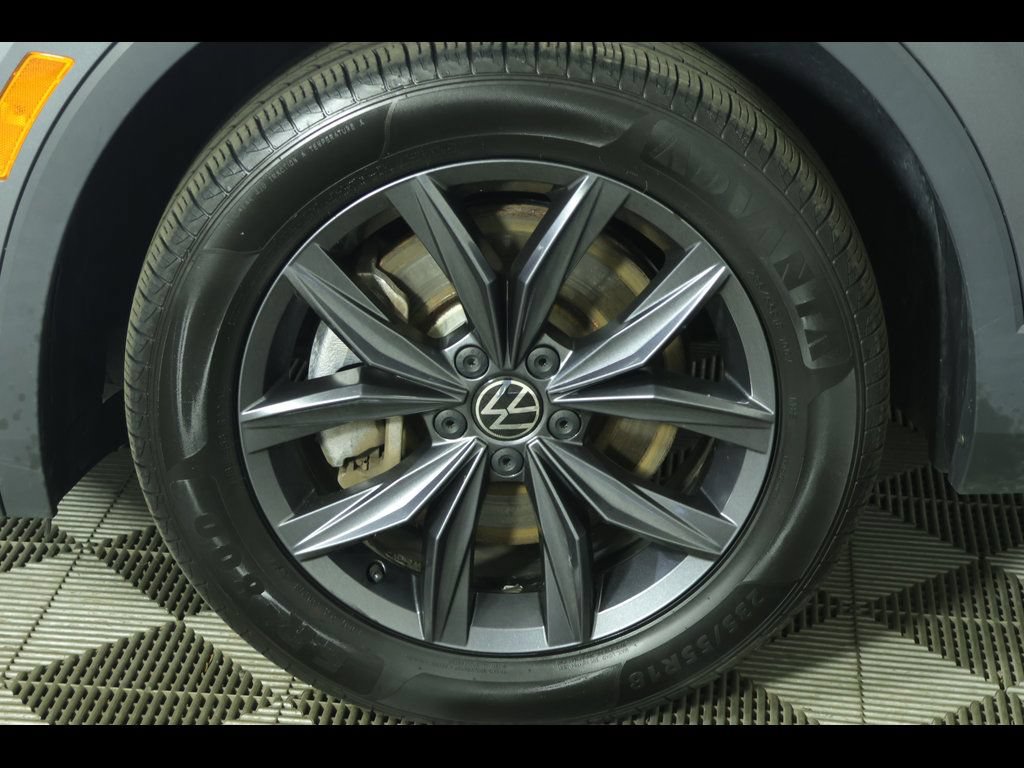 Used 2022 Volkswagen Tiguan SE AWD/4WD image 14