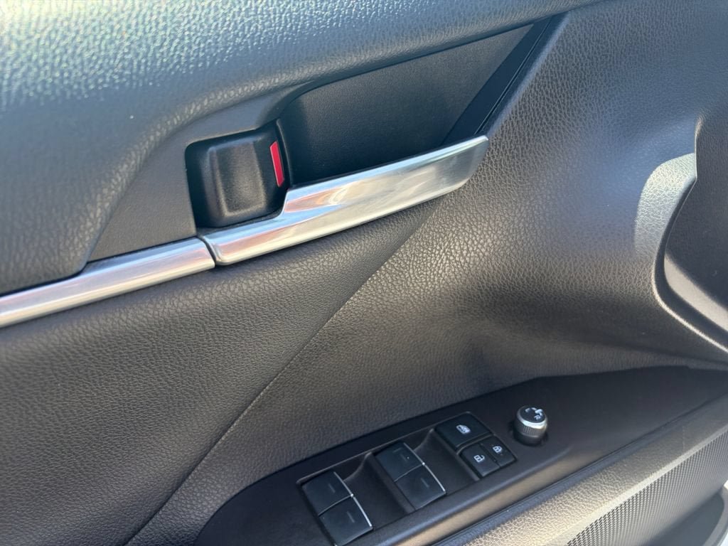 Used 2022 Toyota Camry XSE w/ Carpet Mat Package (TMS) FWD image 11