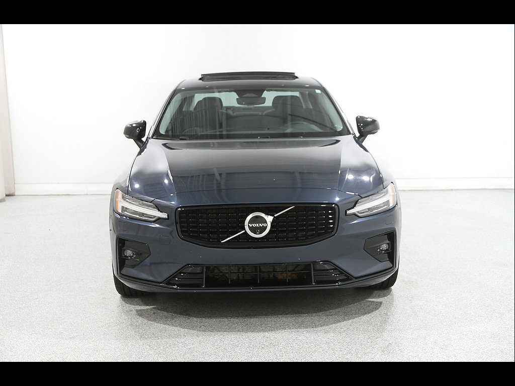 Used 2024 Volvo S60 B5 Plus FWD image 2