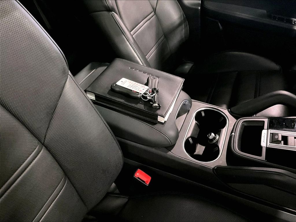 Certified 2023 Porsche Cayenne Platinum Edition image 16