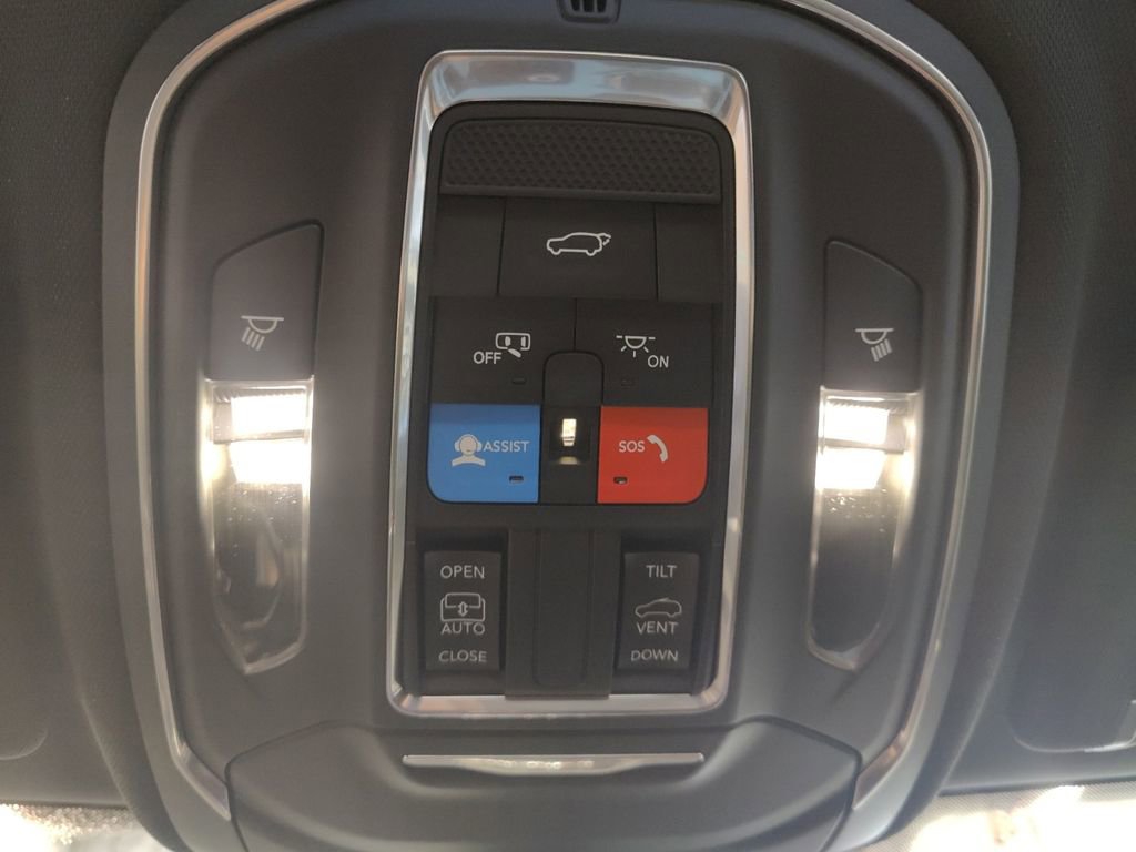 New 2025 Jeep Grand Cherokee Laredo w/ Luxury Tech Group I image 26