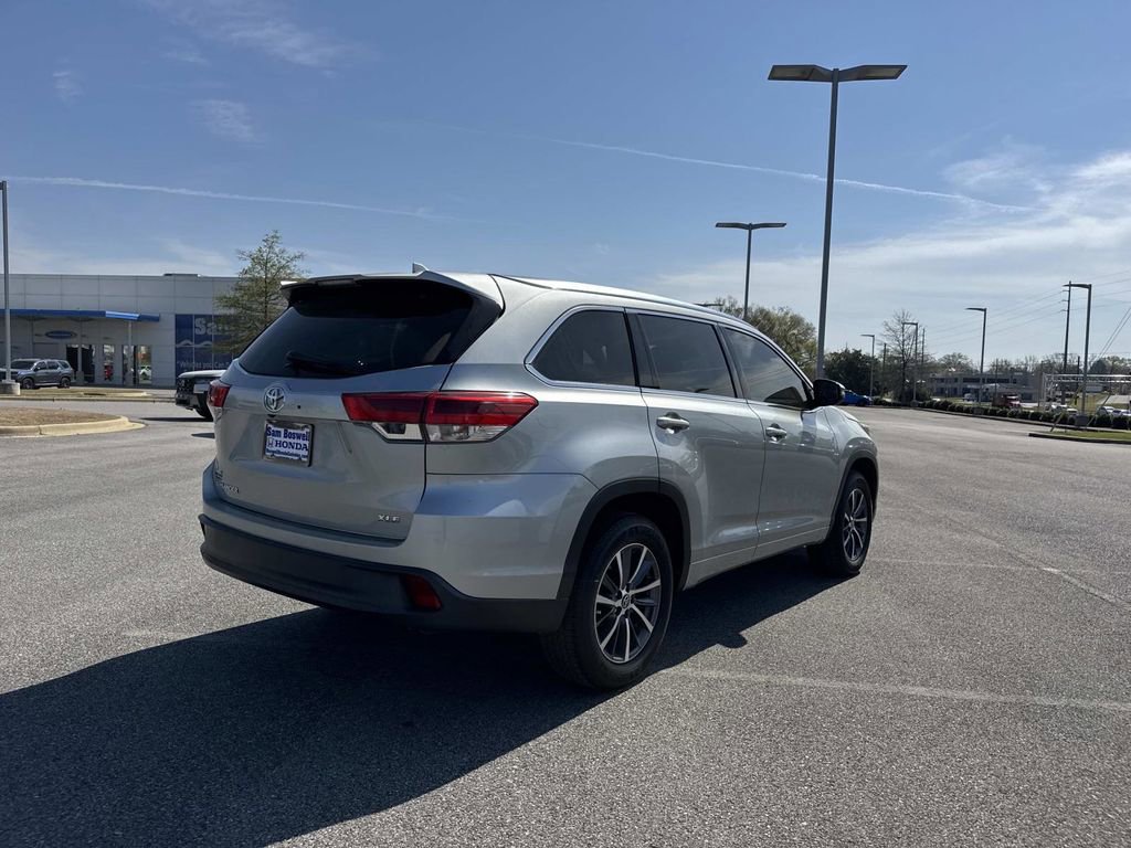 Used 2018 Toyota Highlander XLE image 4