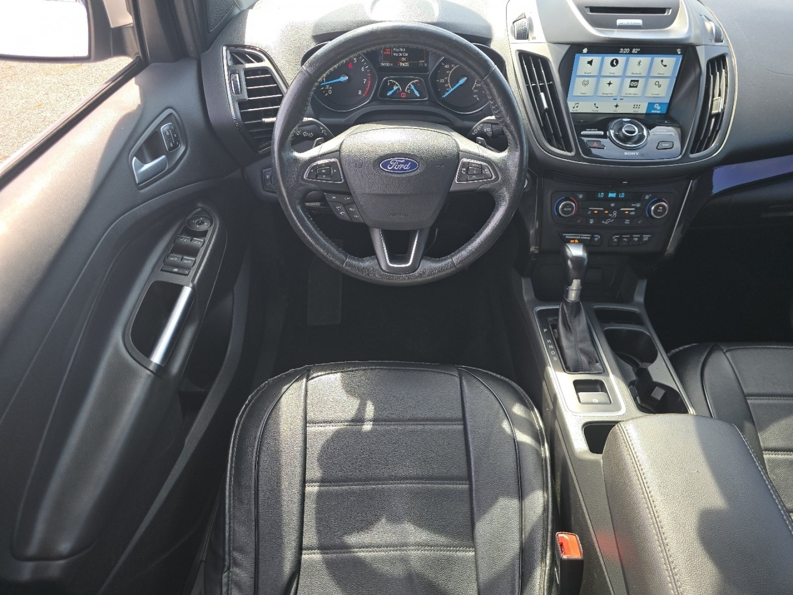 Used 2017 Ford Escape Titanium w/ Canadian Touring Package AWD/4WD image 28