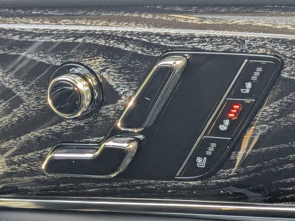 New 2025 Cadillac Escalade IQ Sport 1 w/ LPO, ONYX Package image 24