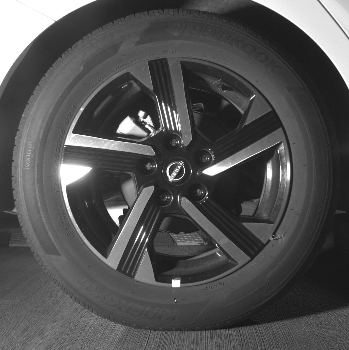 Used 2025 Nissan Sentra SV FWD image 15
