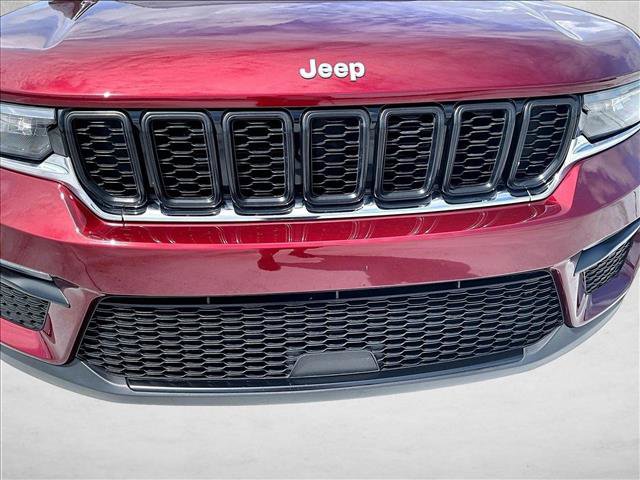 Used 2024 Jeep Grand Cherokee Limited w/ Trailer Tow Package AWD/4WD image 30