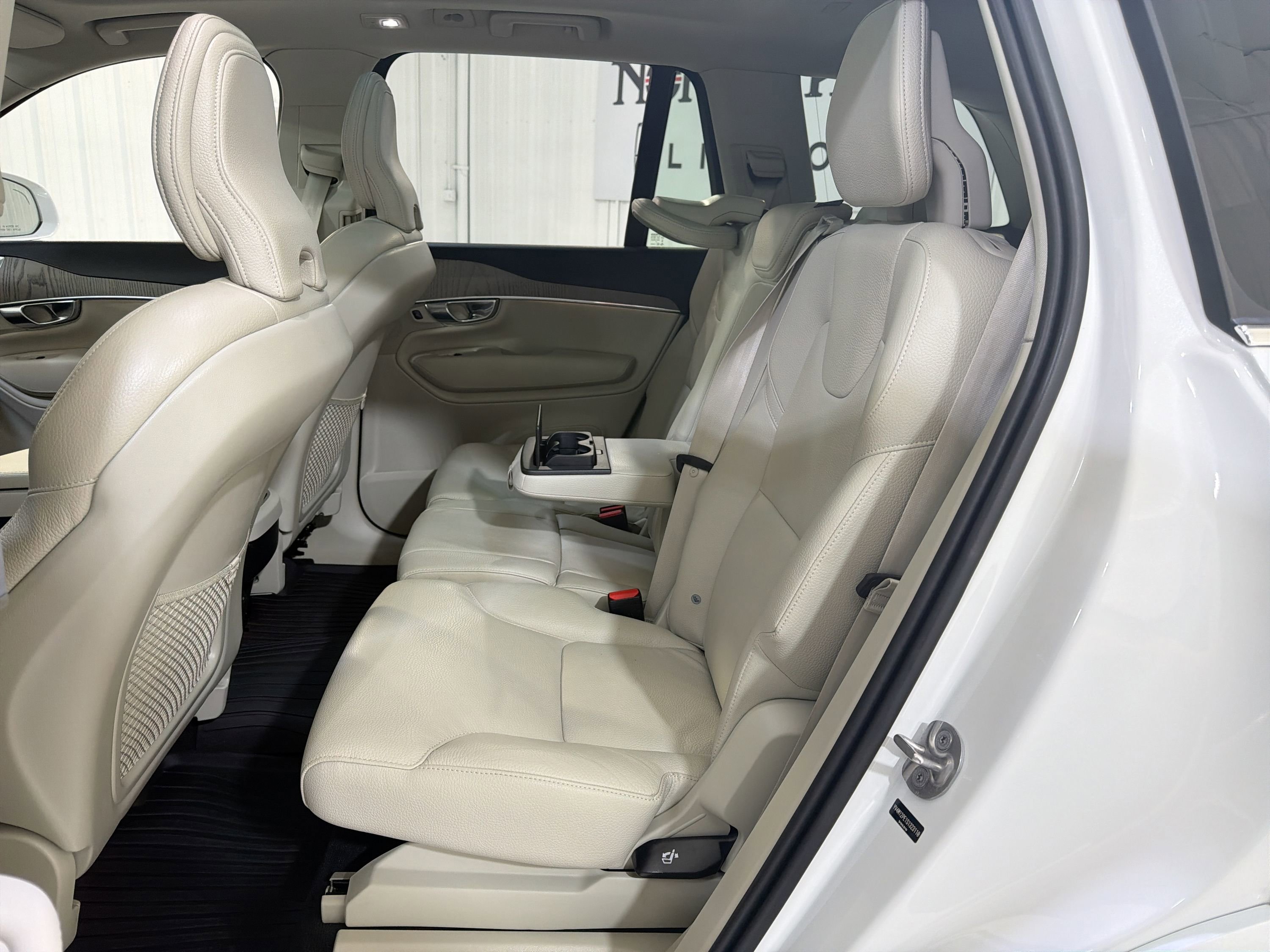 Used 2025 Volvo XC90 B5 Plus w/ Protection Package Premier AWD/4WD image 25