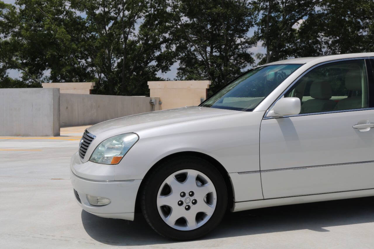 Used 2001 Lexus LS 430 RWD image 19
