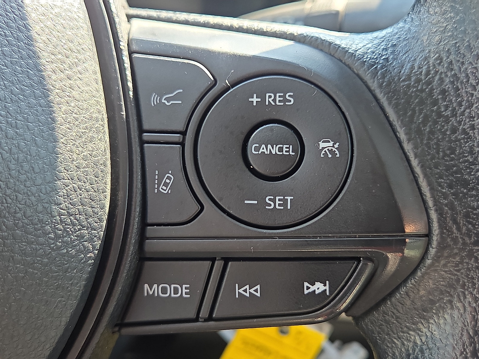 Used 2022 Toyota Corolla LE FWD image 22
