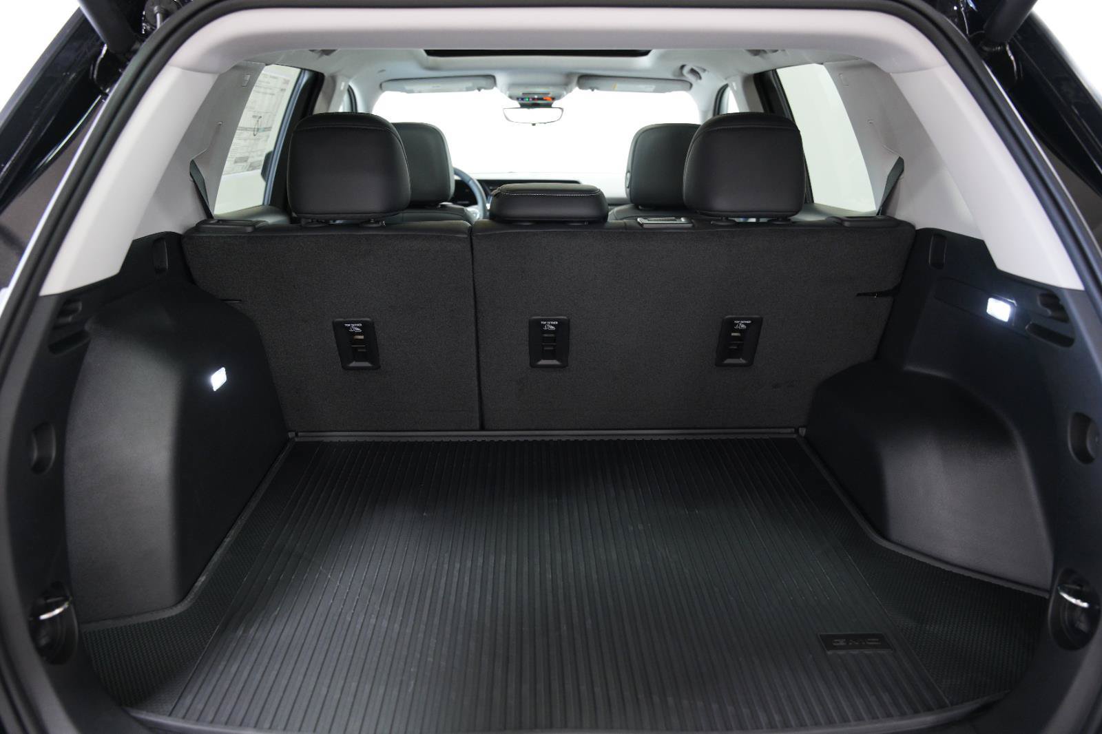 New 2026 GMC Terrain Denali w/ LPO, Floor Liner Package AWD/4WD image 16