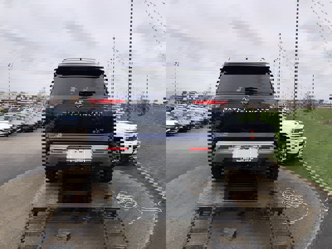 Used 2024 Nissan Pathfinder SL w/ SL Premium Package image 17