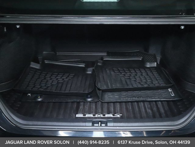 Used 2018 Toyota Camry SE w/ Moonroof Package FWD image 34