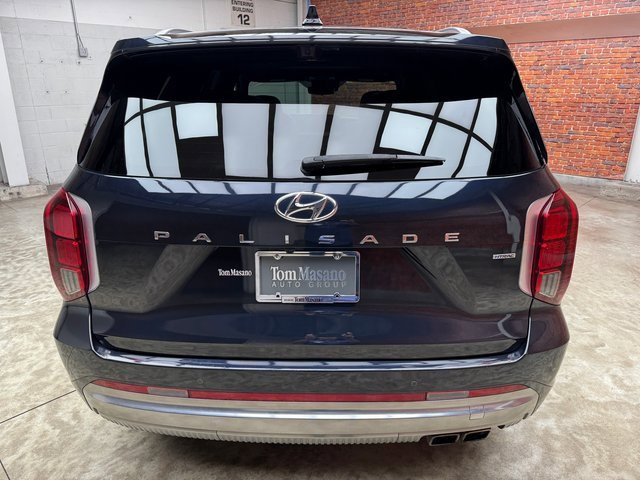 Used 2024 Hyundai Palisade Calligraphy image 4