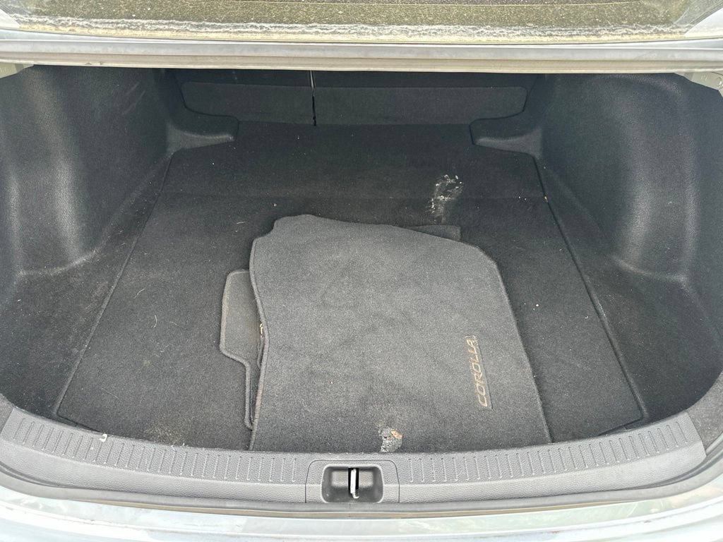 Used 2020 Toyota Corolla LE FWD image 9