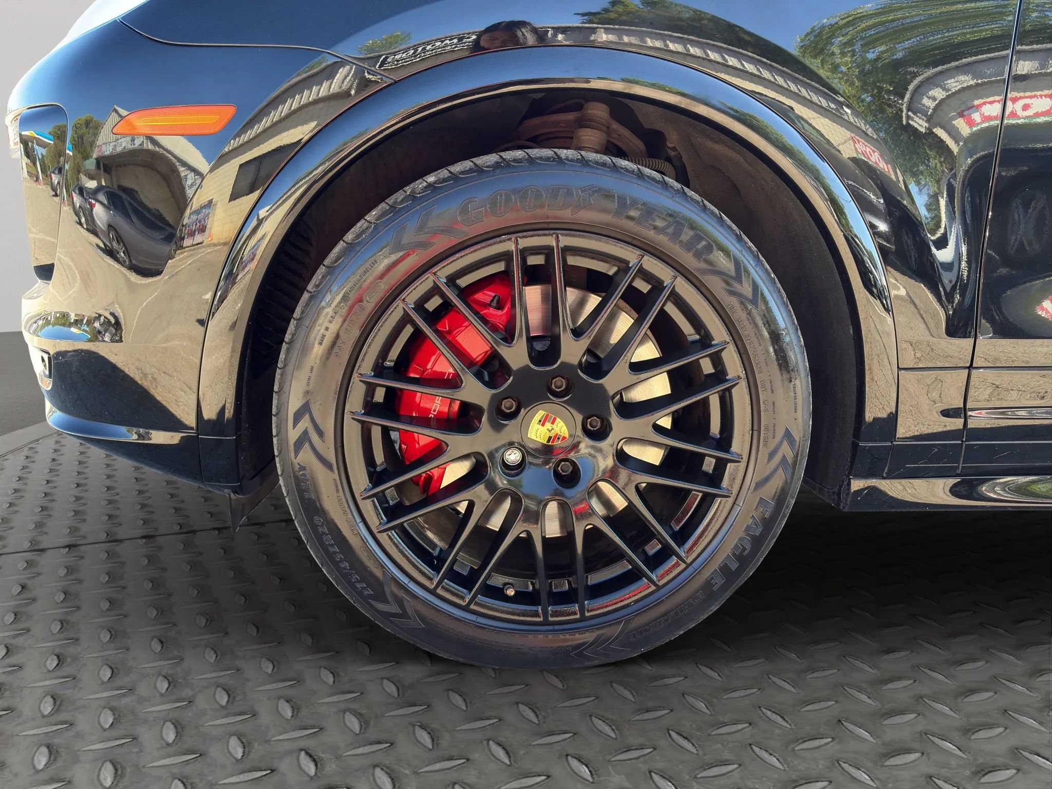 Used 2017 Porsche Cayenne GTS AWD/4WD image 29