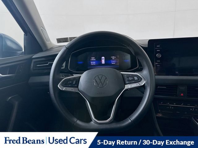 Used 2025 Volkswagen Jetta SE image 23