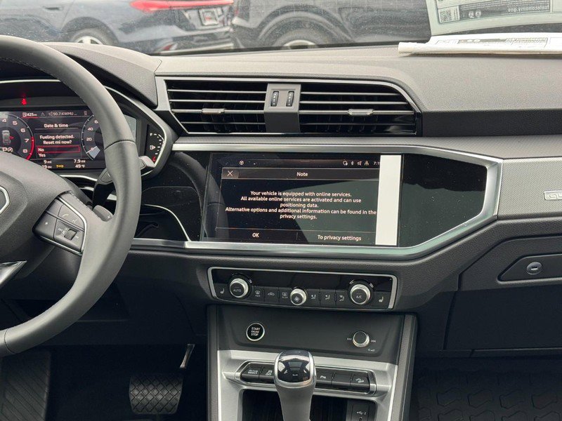 New 2025 Audi Q3 2.0T Premium image 8