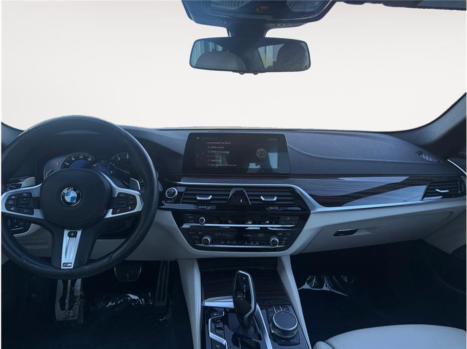 Used 2019 BMW M550i xDrive image 11