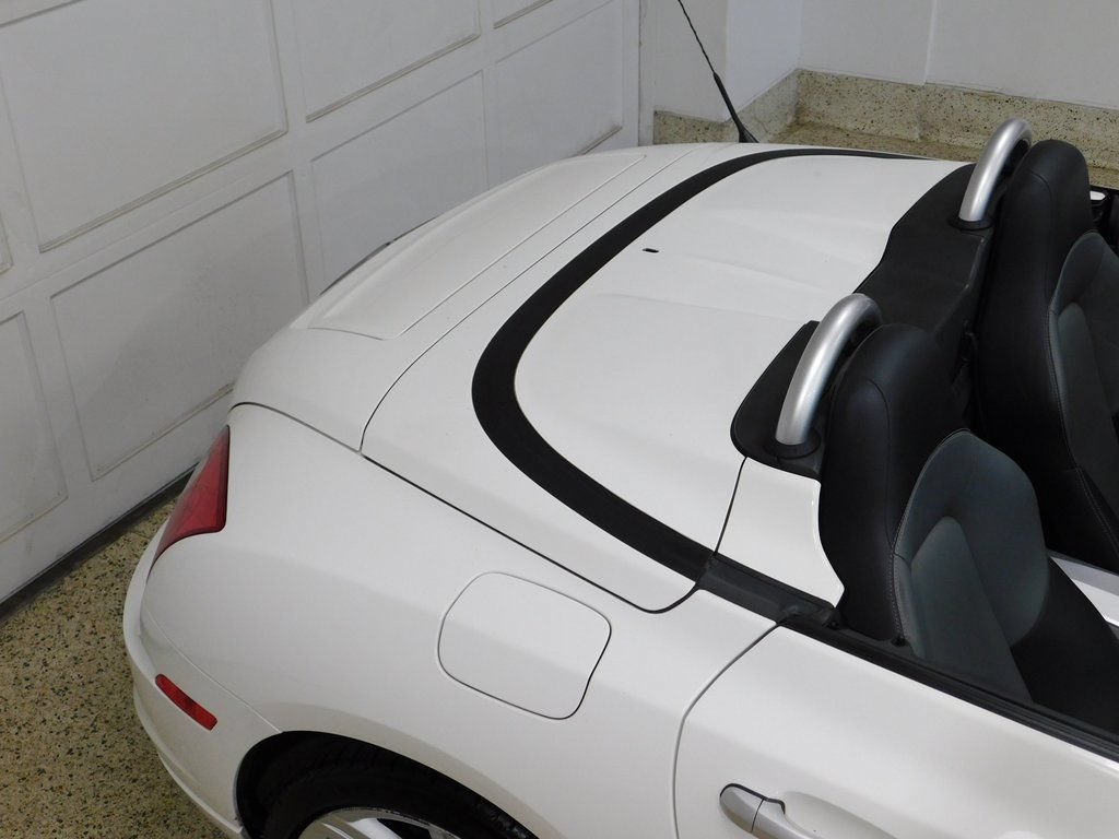 Used 2005 Chrysler Crossfire Limited RWD image 16