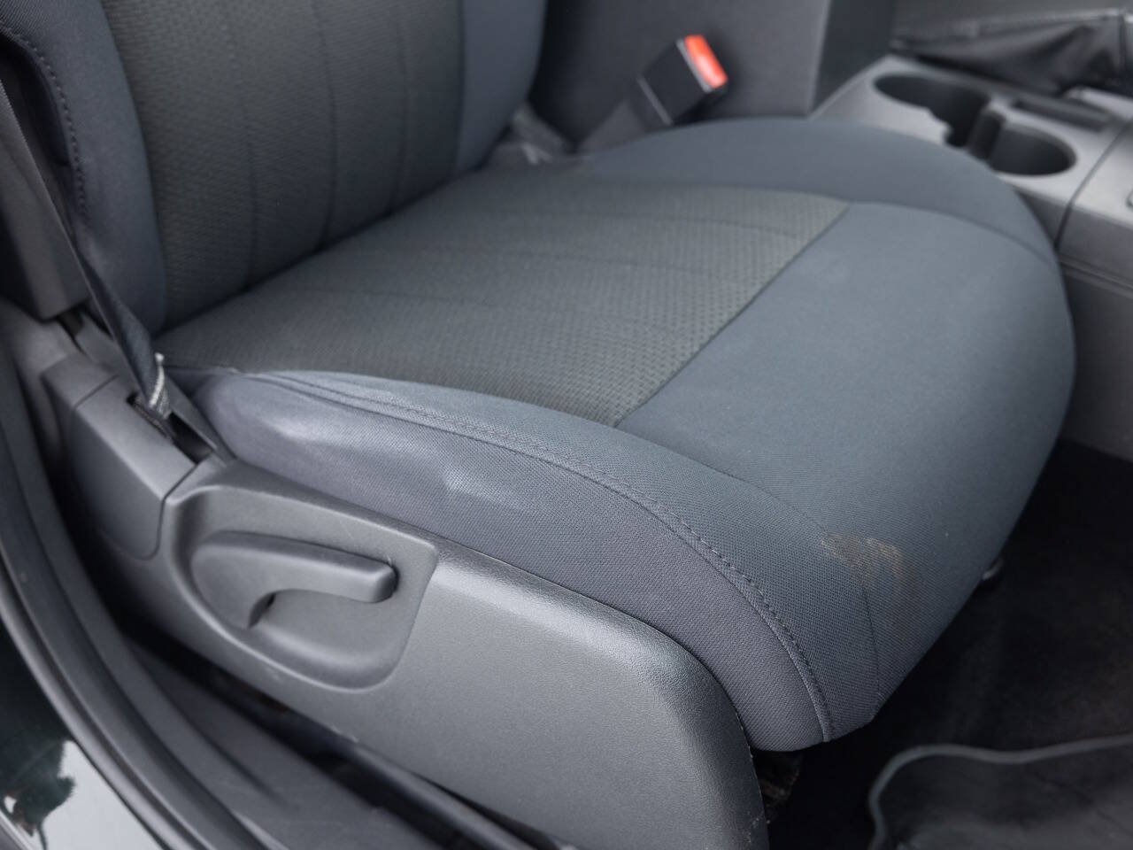Used 2012 Jeep Liberty Sport AWD/4WD image 27