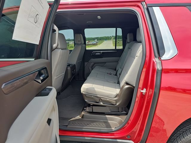 New 2026 Chevrolet Suburban LS w/ Max Trailering Package AWD/4WD image 25