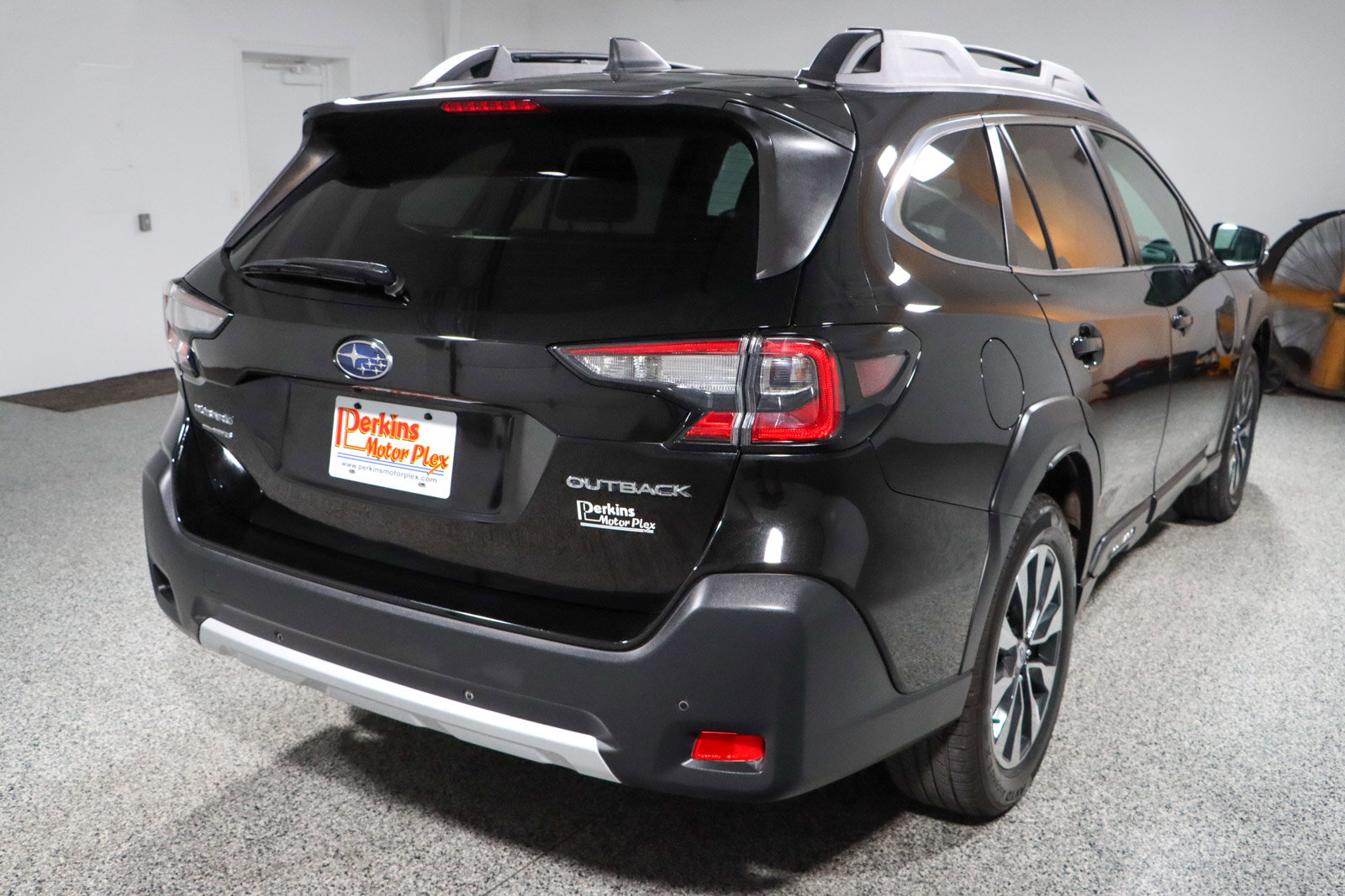 Used 2023 Subaru Outback Limited image 7