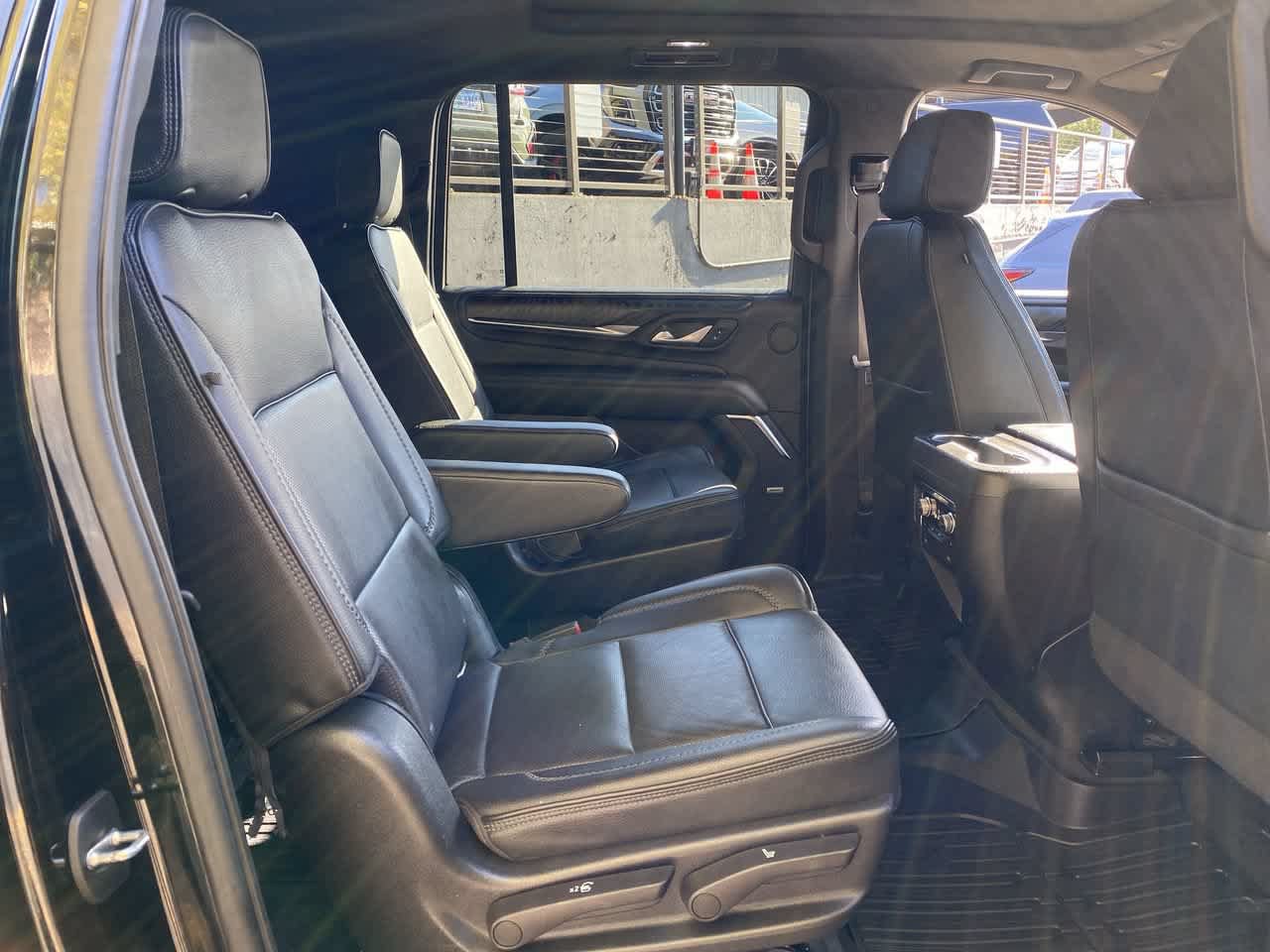 Used 2022 GMC Yukon XL Denali w/ Max Trailering Package AWD/4WD image 17
