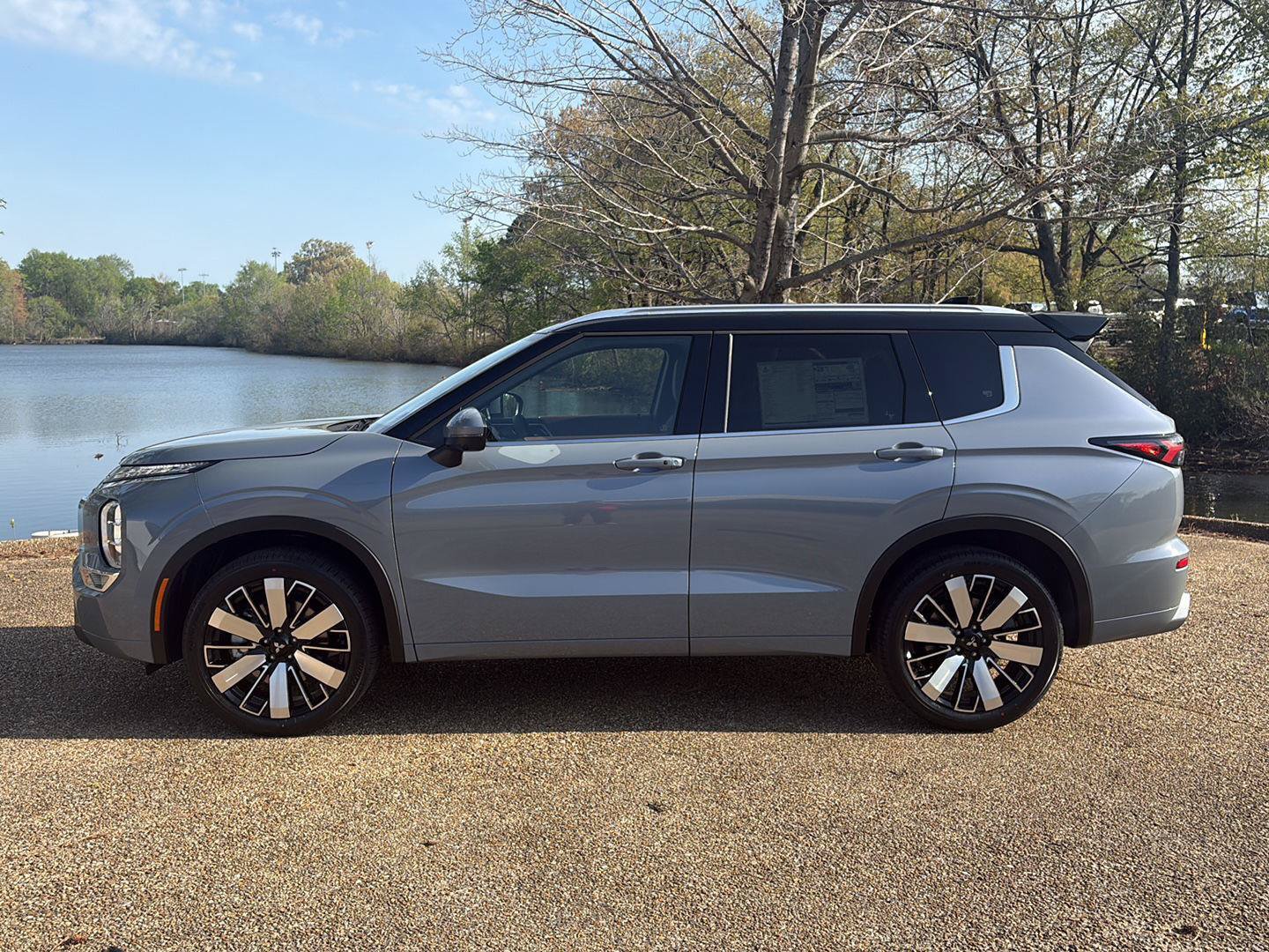 New 2026 Mitsubishi Outlander SEL FWD image 10