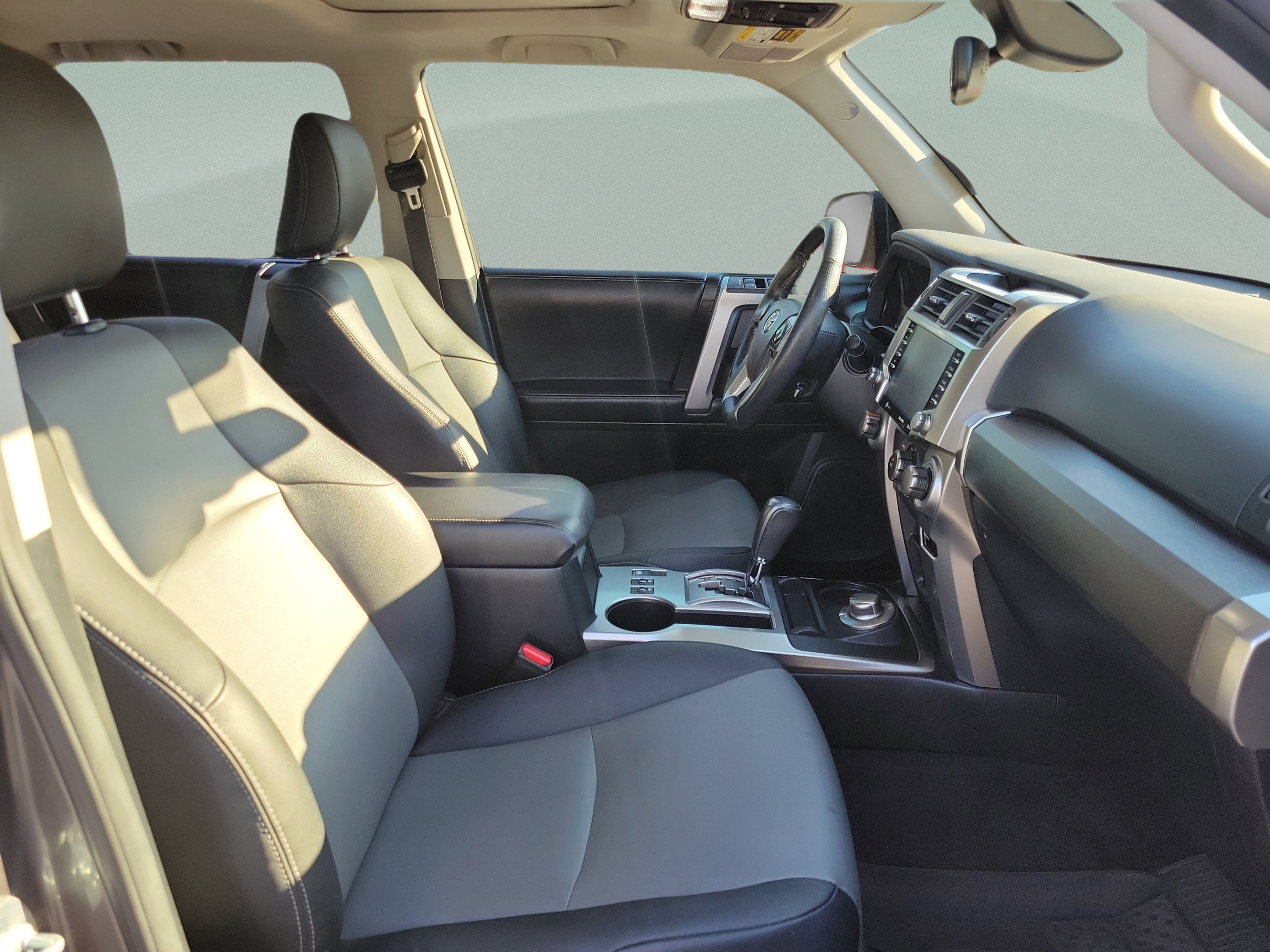 Used 2021 Toyota 4Runner SR5 Premium w/ Moonroof Package AWD/4WD image 24