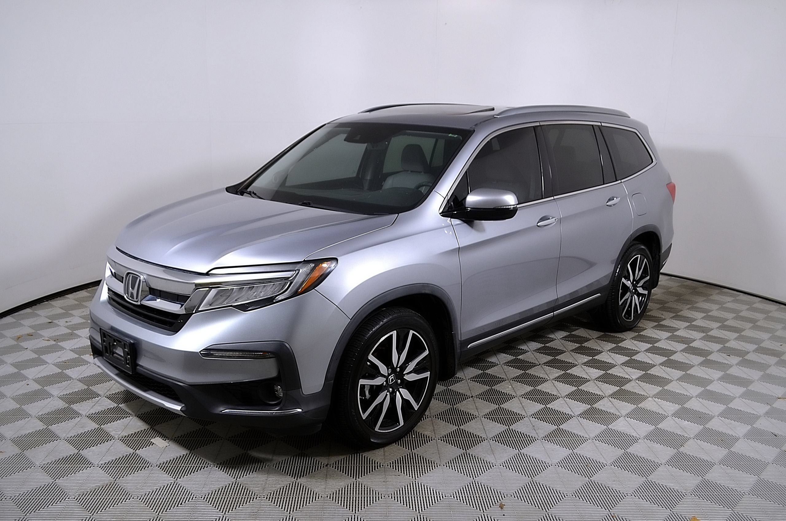 Used 2022 Honda Pilot Touring image 3