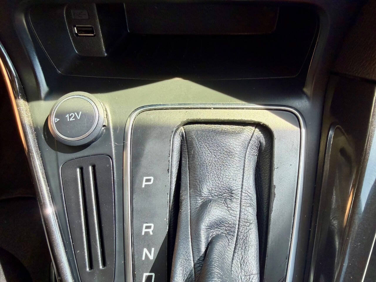 Used 2015 Ford Focus Titanium FWD image 45