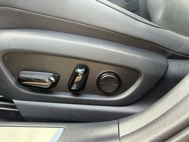 Used 2025 Lexus UX 300h FWD w/ Accessory Package (Z2) image 30