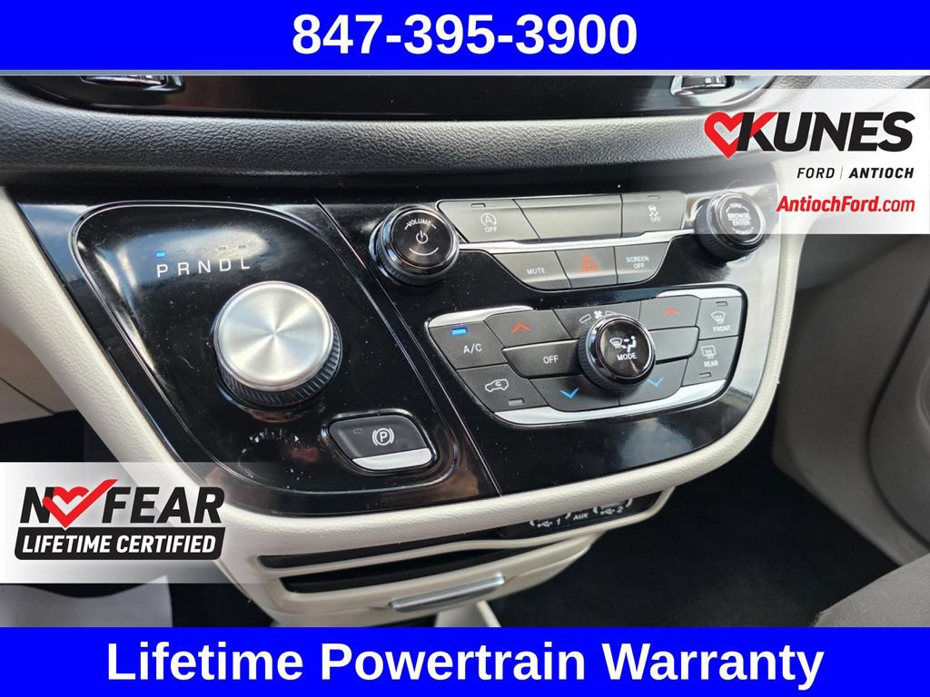 Used 2023 Chrysler Voyager LX FWD image 55