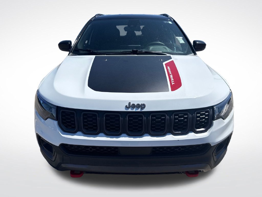 Used 2025 Jeep Compass Trailhawk AWD/4WD image 9