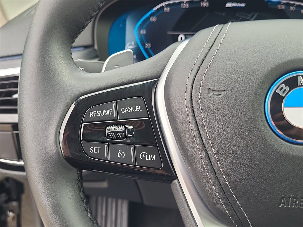 Used 2022 BMW 530e xDrive 530e iPerformance w/ Premium Package image 22