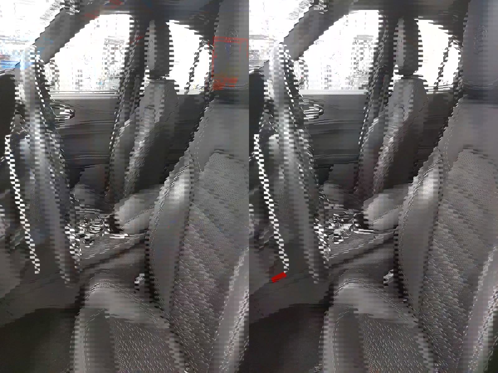 Used 2024 Alfa Romeo Giulia Sprint image 17