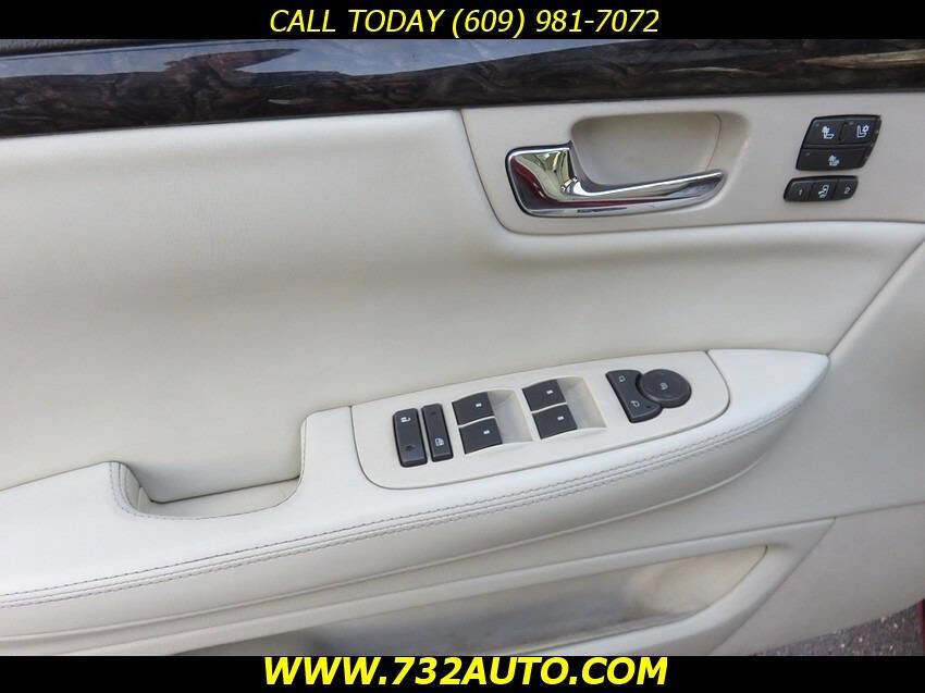 Used 2009 Cadillac DTS w/ Sun And Sound Package FWD image 28