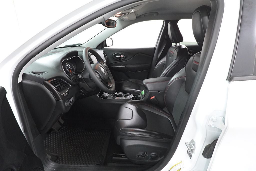 Used 2022 Jeep Cherokee Trailhawk AWD/4WD image 34