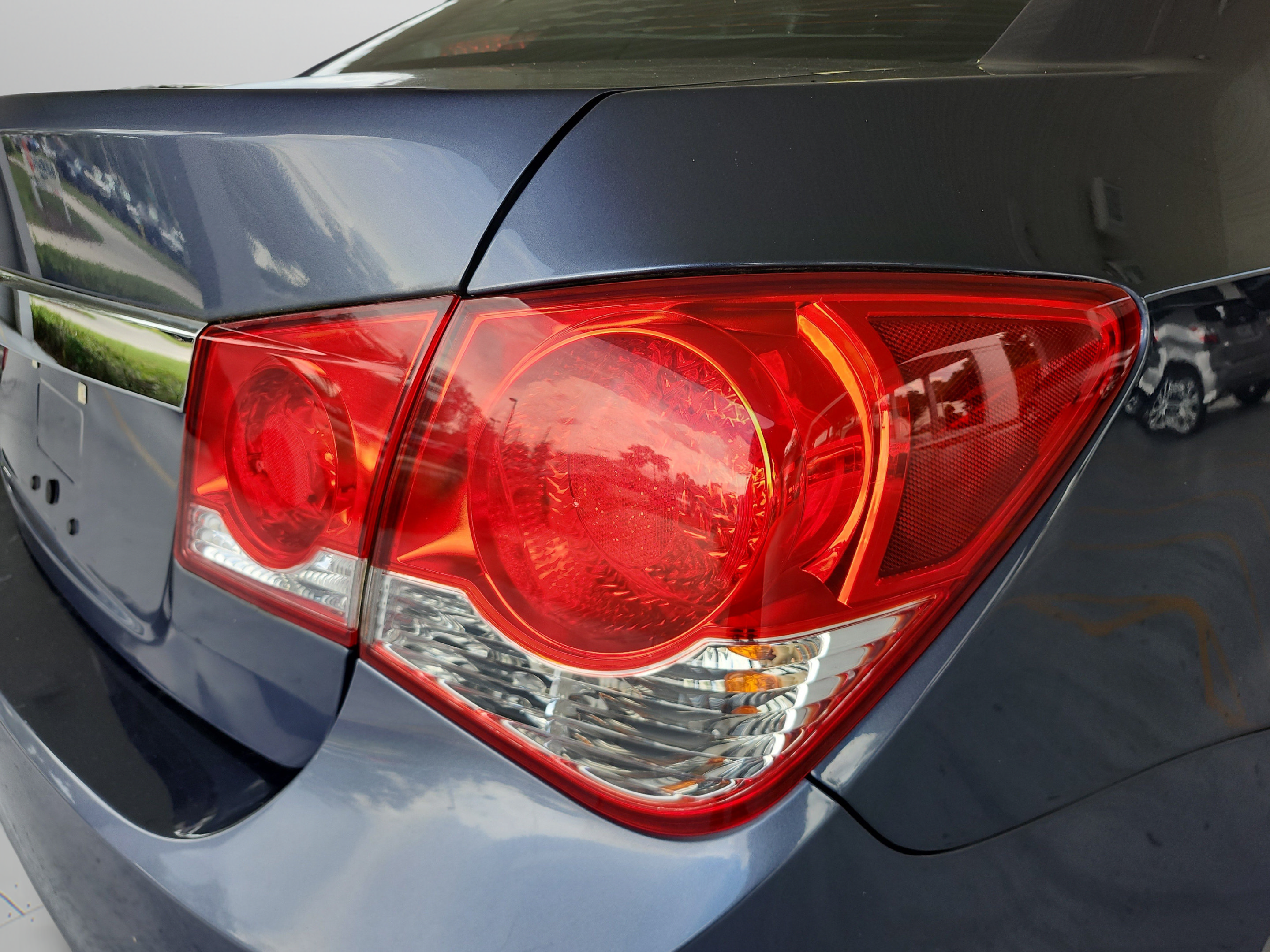 Used 2013 Chevrolet Cruze LS FWD image 33