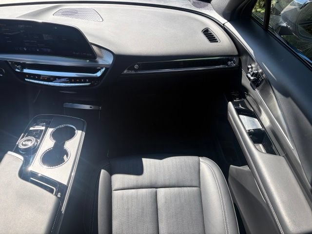 Used 2025 Cadillac Lyriq Luxury w/ LPO, Floor Liner Package AWD/4WD image 22