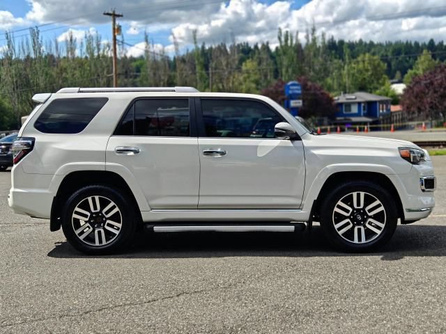 Used 2017 Toyota 4Runner Limited AWD/4WD image 10