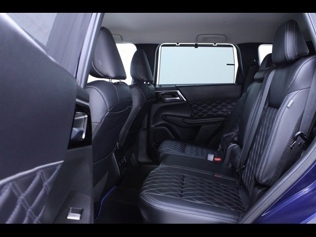 Used 2023 Mitsubishi Outlander SEL image 35
