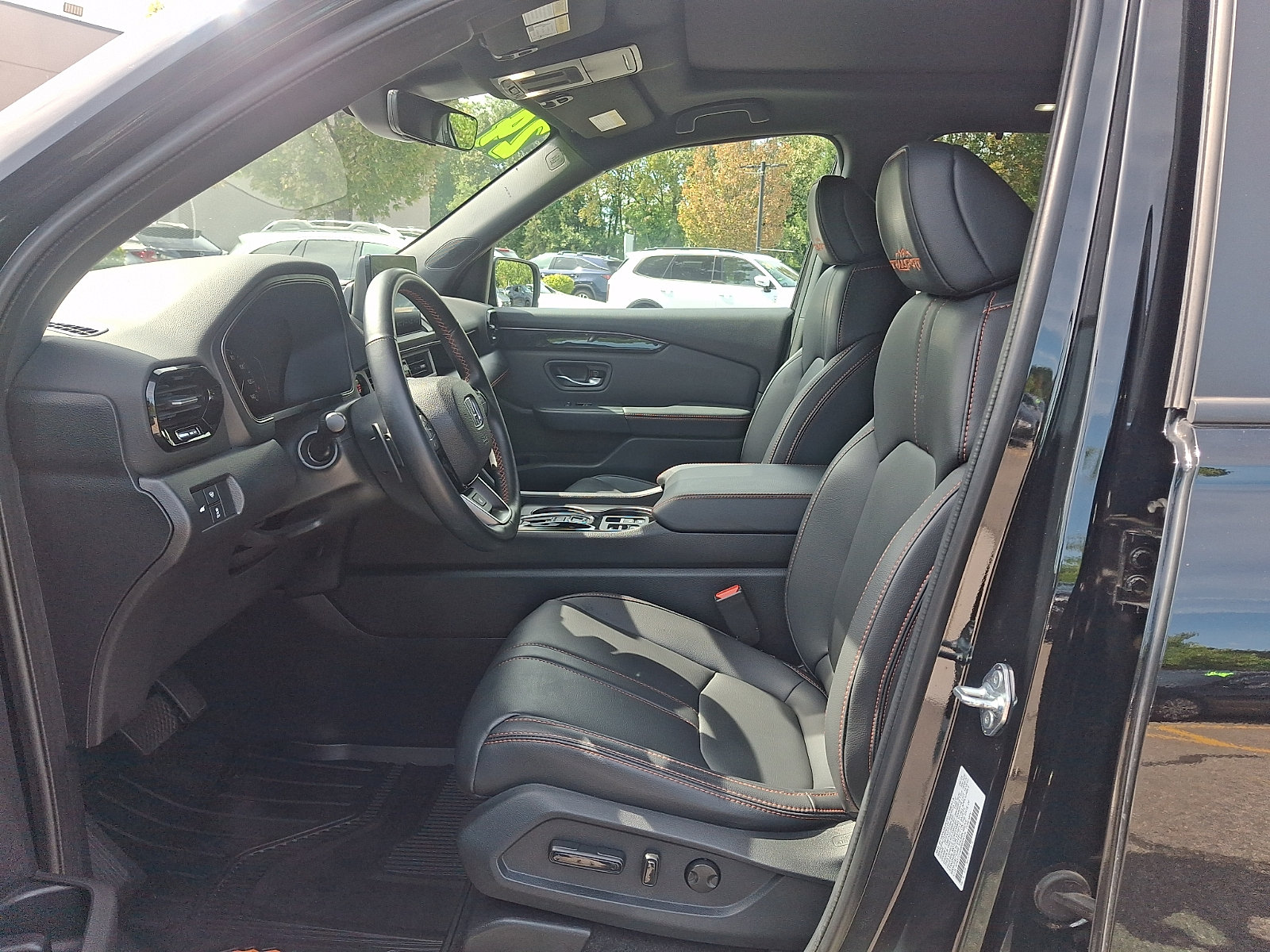 Used 2024 Honda Pilot TrailSport image 13
