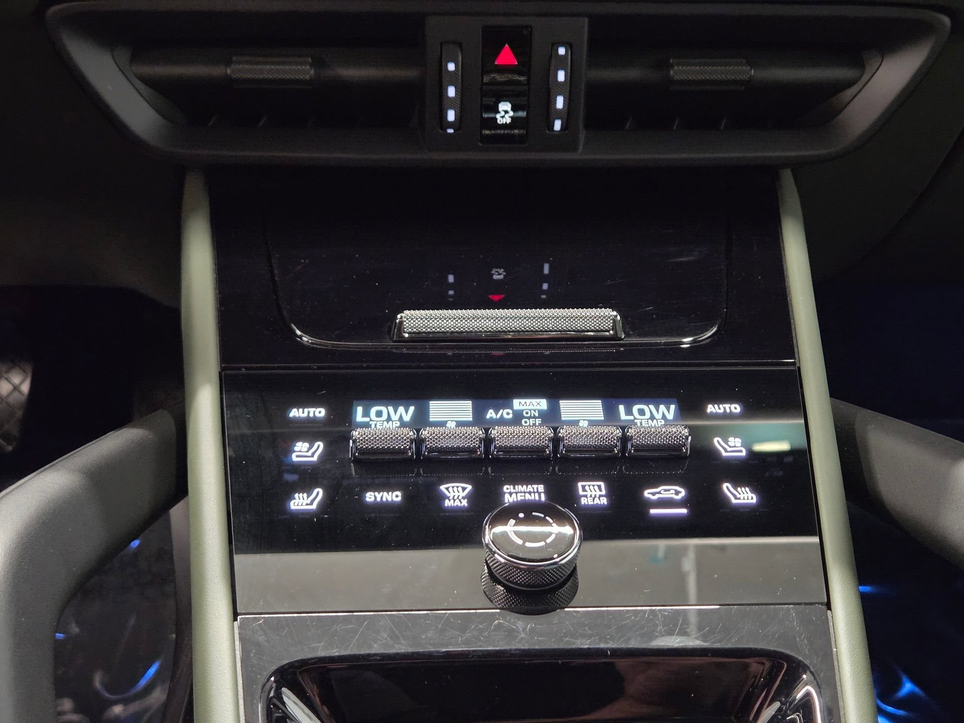 Certified 2024 Porsche Cayenne AWD/4WD image 23